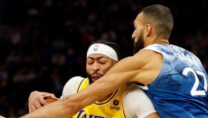 彩经网-夺冠后遗症？湖人1胜5负跌至西部第十 攻防全下滑